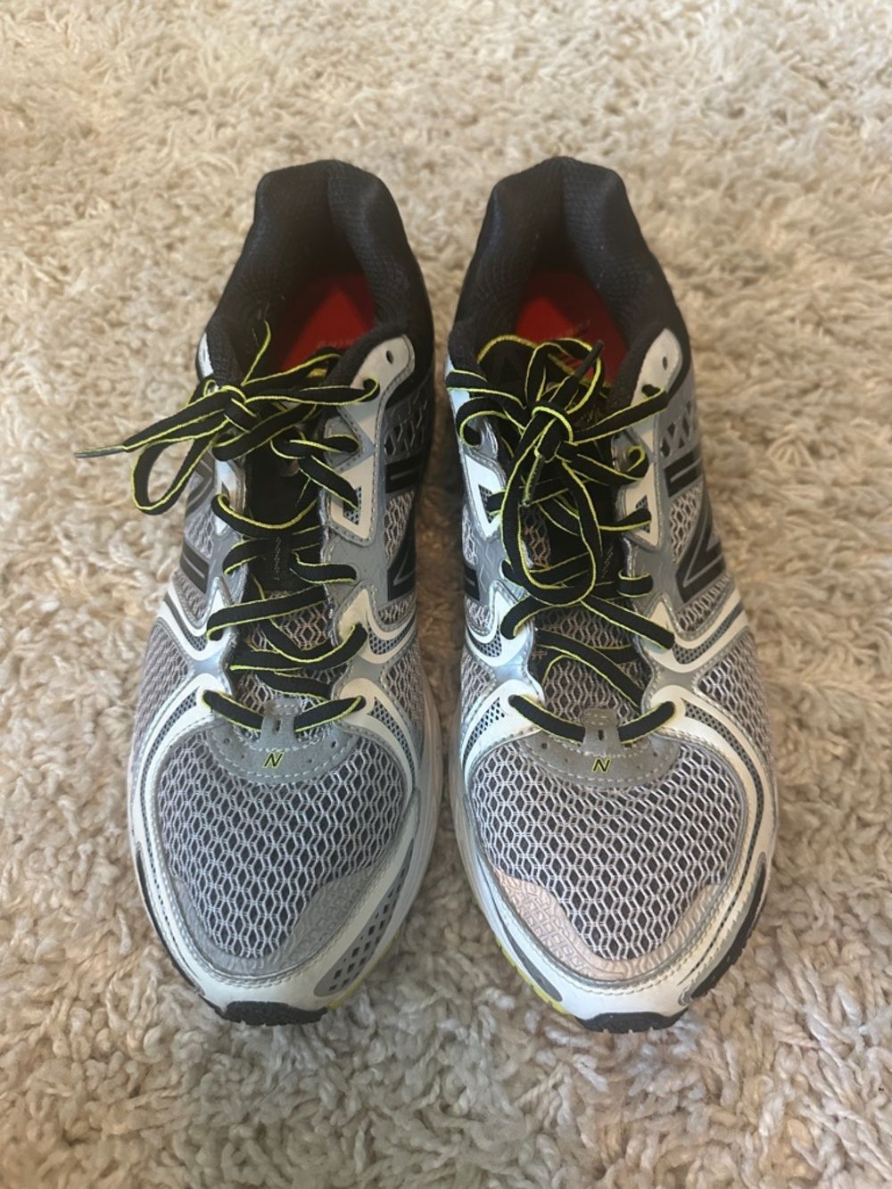 New Balance Gray and Black Mesh Running Tennis Shoes Neon Yellow 1260 v2 n2 10.5